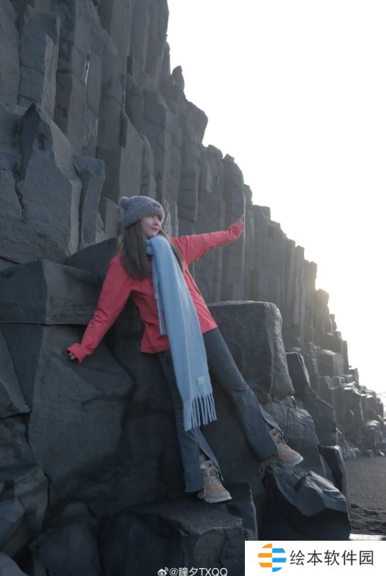 解说瞳夕晒美照：冰岛的戒断反应还在持续