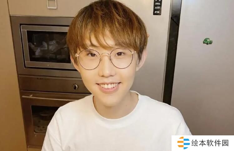 imp：听说pyl和小韦下一届也参加，到时候你们可别喷了